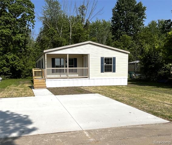 front view picture of 4819 Cardinal Drive, Bay City, MI. 48706