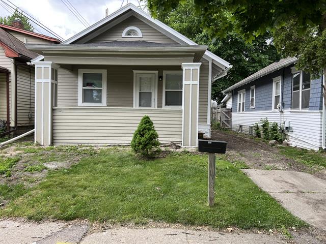 front view picture of 1008 S Holmes Street, Lansing, MI. 48912