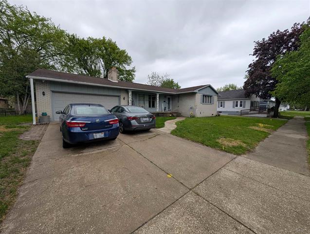 front view picture of 807 Bradfield Street, Bay City, MI. 48708