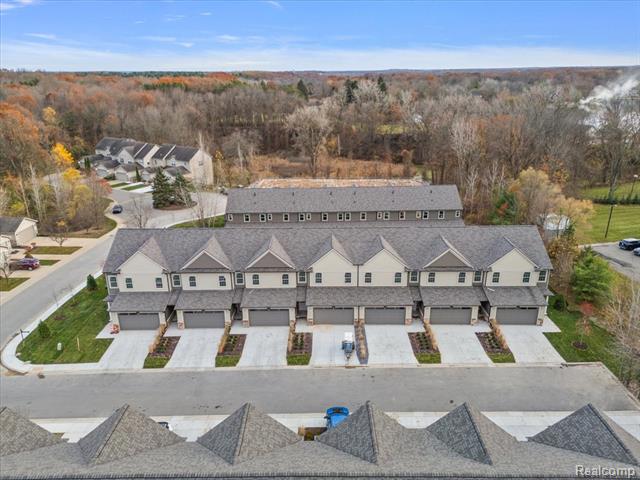 front view picture of 11378 Langfeld Spur, Brighton, MI. 48116
