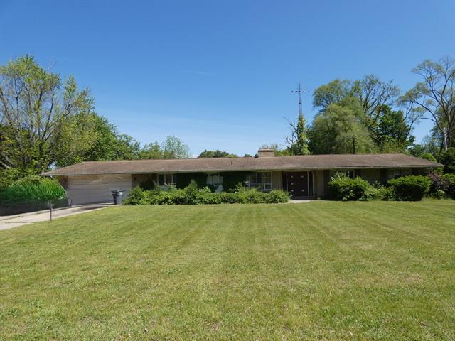 front view picture of 301 Fisk Road, Benton Harbor, MI. 49022