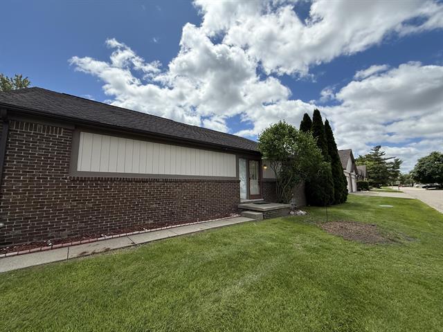 front view picture of 20561 Longwood Drive, Clinton Township, MI. 48038