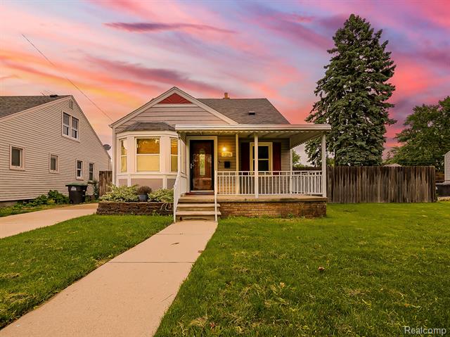 front view picture of 7785 Huron Street, Rockwood, MI. 48173