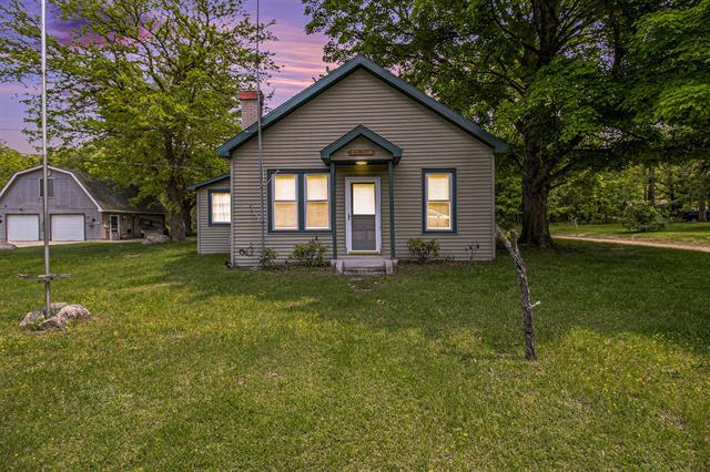 front view picture of 1754 Maggie Street, Fountain, MI. 49410