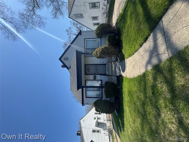 front view picture of 6490 Stahelin Avenue, Detroit, MI. 48228