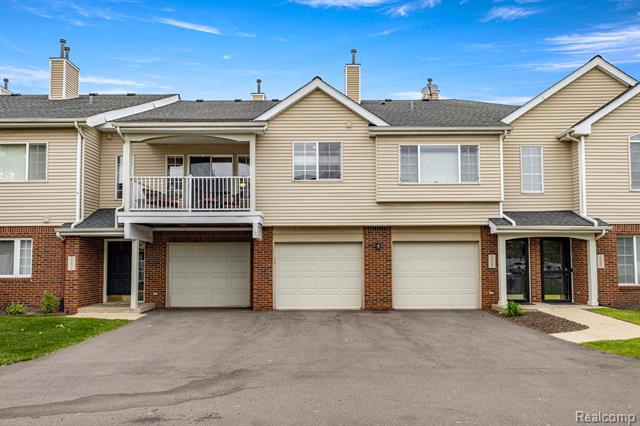 front view picture of 22071 Fairlane Boulevard, Trenton, MI. 48183