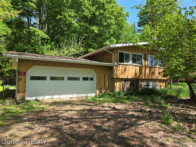 front view picture of 5900 Frenchline Road, Marlette, MI. 48453