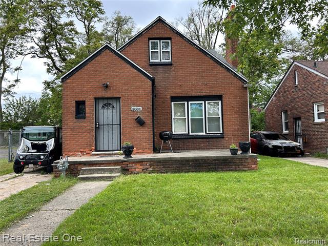 front view picture of 16857 Cheyenne Street, Detroit, MI. 48235