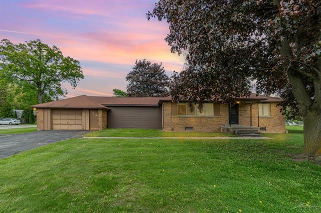 front view picture of 5405 Baxman Road, Bay City, MI. 48706