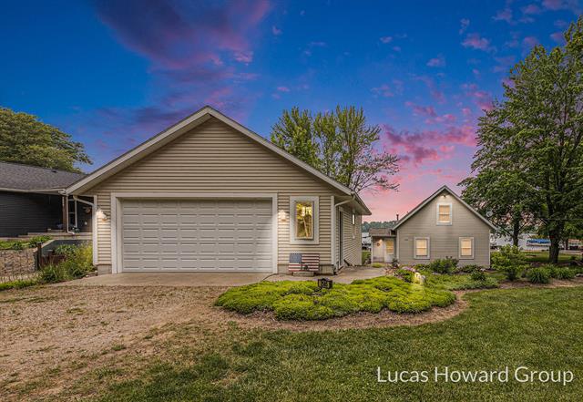 front view picture of 2585 Mayo Drive, Fremont, MI. 49412