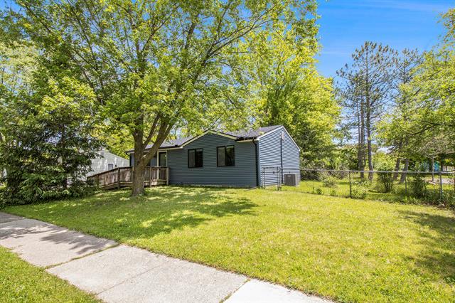 front view picture of 2110 Champagne Drive, Ann Arbor, MI. 48108