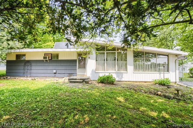 front view picture of 10197 Dar Lane, Goodrich, MI. 48438