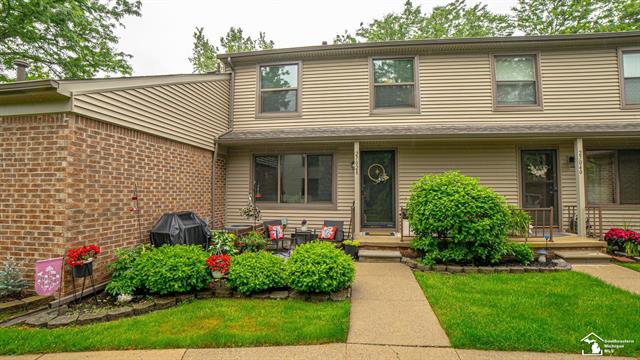 front view picture of 27028 Winchester Street, Trenton, MI. 48183