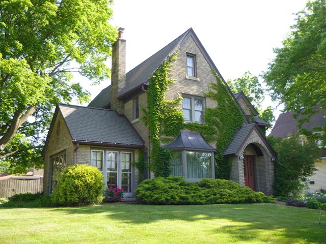 front view picture of 301 Sligh Boulevard Ne, Grand Rapids, MI. 49505