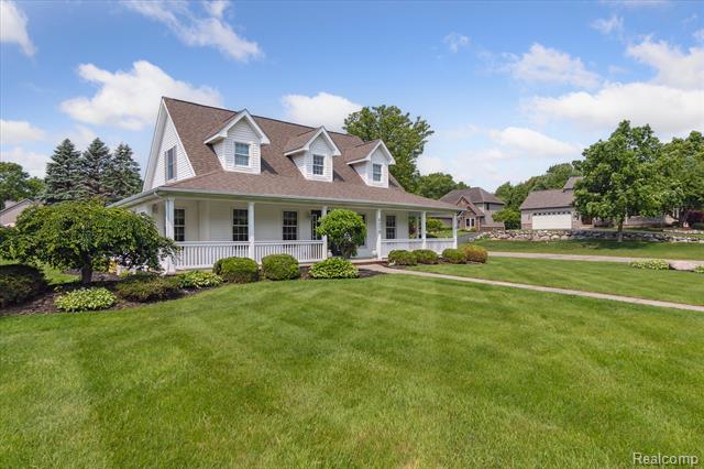 front view picture of 3270 Lakewood Shores Drive, Howell, MI. 48843