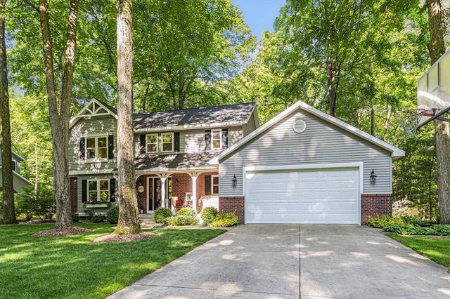 front view picture of 5763 Woodbriar Drive, Belmont, MI. 49306