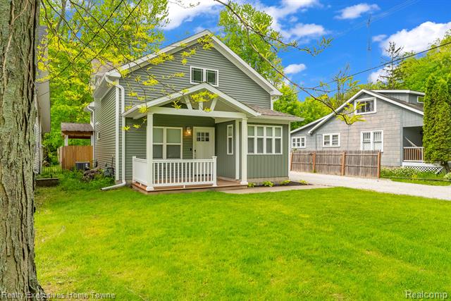 front view picture of 3565 Memoir Drive, Fort Gratiot, MI. 48059