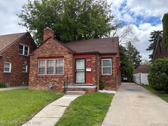 front view picture of 18458 Snowden Street, Detroit, MI. 48235