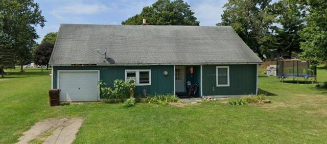 front view picture of 118 S Marshall Street, Burlington, MI. 49029