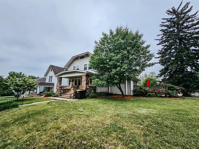 front view picture of 140 Hillsdale Street, Hillsdale, MI. 49242