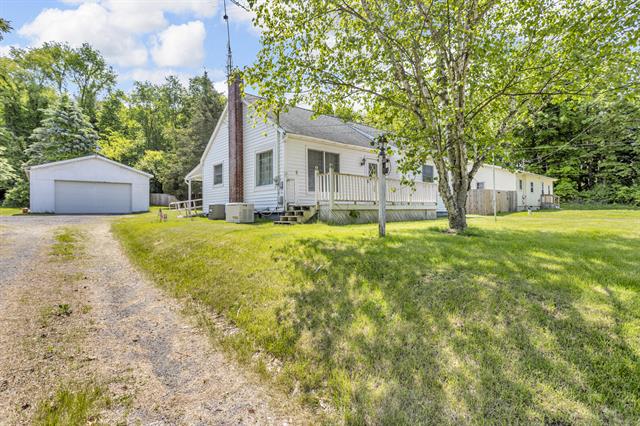 front view picture of 6405 Seymour Road, Jackson, MI. 49201