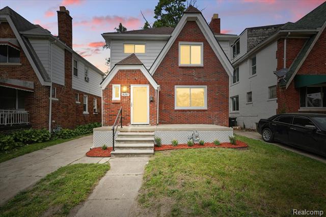 front view picture of 18287 Santa Rosa Drive, Detroit, MI. 48221