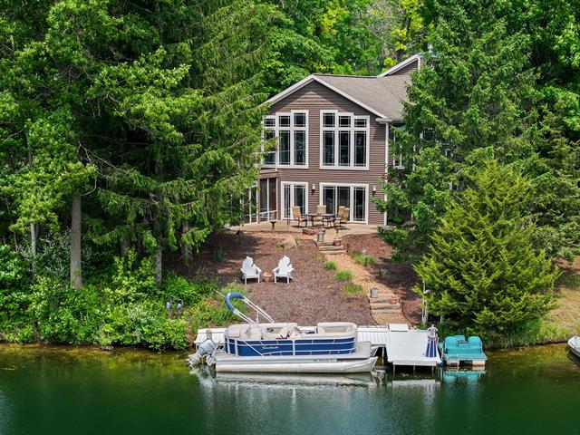 front view picture of 295 W Shore Drive, Jerome, MI. 49249