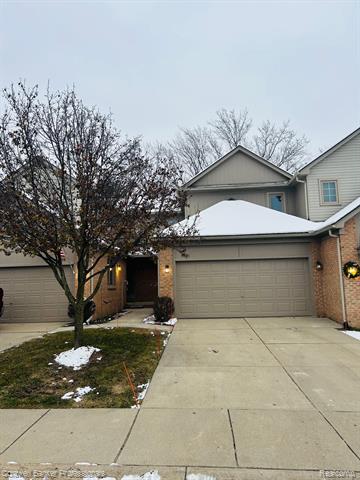 front view picture of 4896 Royal Cove Drive, Shelby Township, MI. 48316