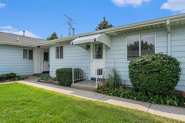 front view picture of 5932 Leisure South Drive Se, Grand Rapids, MI. 49548