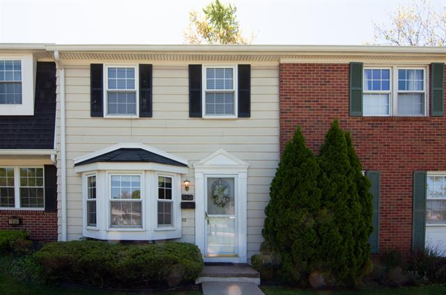 front view picture of 19578 Crystal Lake Drive, Northville, MI. 48167