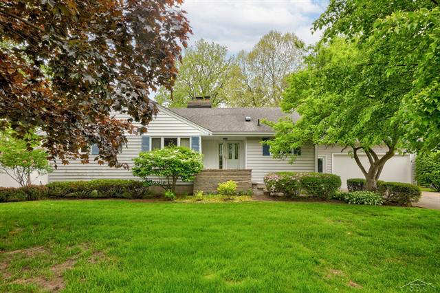 front view picture of 1215 Orchard Road, Essexville, MI. 48732