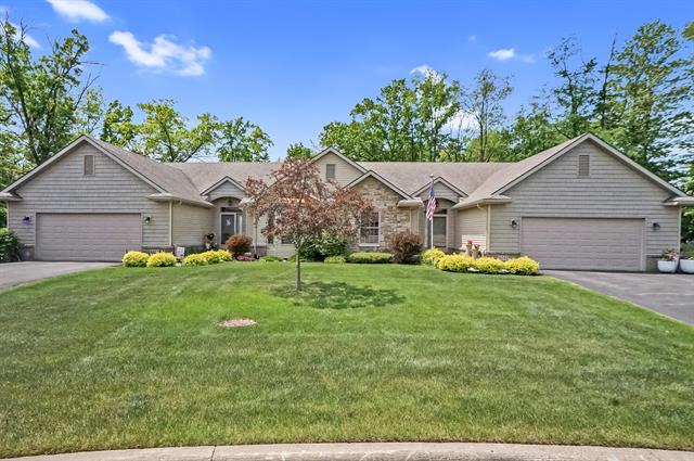 front view picture of 6242 Butternut Circle, Brighton, MI. 48116
