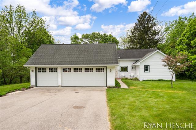 front view picture of 675 Alden Nash Avenue Se, Lowell, MI. 49331