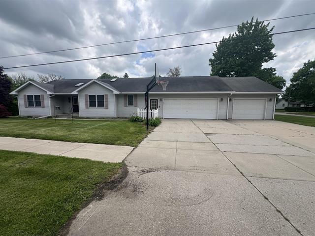 front view picture of 72 E Brink Street, Grant, MI. 49327