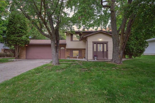 front view picture of 1046 W Center, Alma, MI. 48801