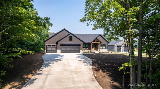 front view picture of 12607 76Th Avenue, Allendale, MI. 49401