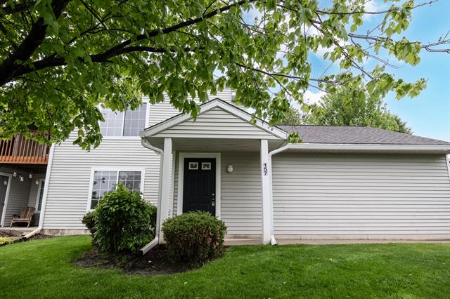 front view picture of 157 Hunters Lane Ne, Rockford, MI. 49341