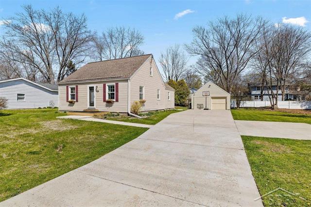 front view picture of 5200 Swede Avenue, Midland, MI. 48640
