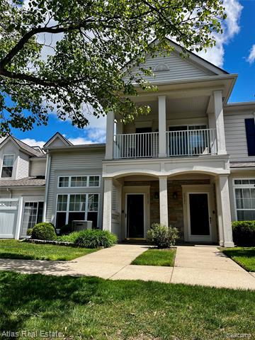 front view picture of 25727 Maritime Circle S, Harrison Township, MI. 48045