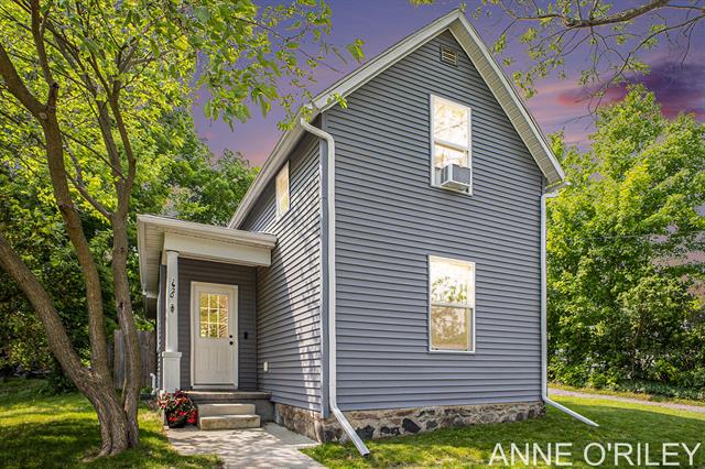 front view picture of 620 Jennie Street, Eaton Rapids, MI. 48827