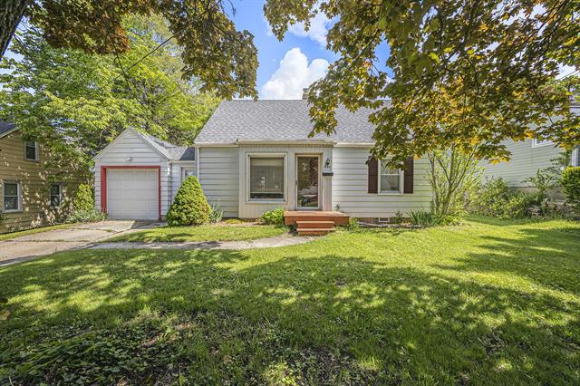 front view picture of 537 Wolverine Drive Ne, Grand Rapids, MI. 49505