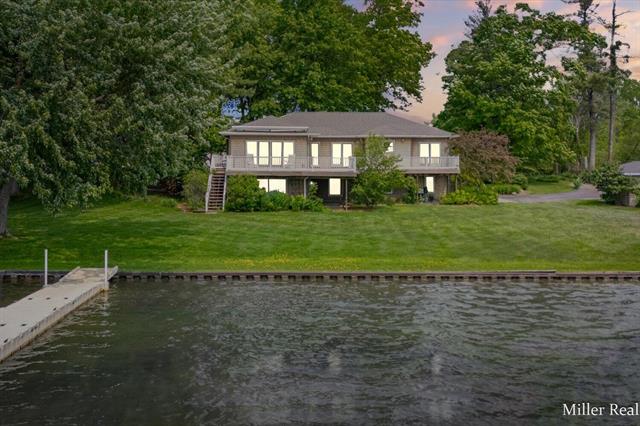 front view picture of 1080 Lynn Drive, Middleville, MI. 49333