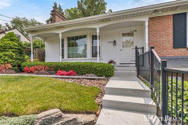 front view picture of 2236 Burton Street Se, Grand Rapids, MI. 49506