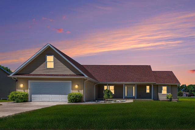 front view picture of 575 Autumns Way Blvd, Kalamazoo, MI. 49009