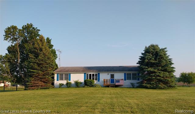 front view picture of 6723 Cedar Creek Road, North Branch, MI. 48461