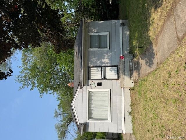 front view picture of 19495 Lindsay Street, Detroit, MI. 48235
