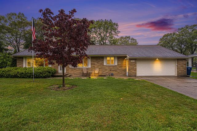 front view picture of 4845 Elmwood Street, Muskegon, MI. 49441