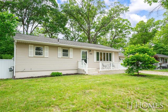 front view picture of 1361 New Street, Muskegon, MI. 49442
