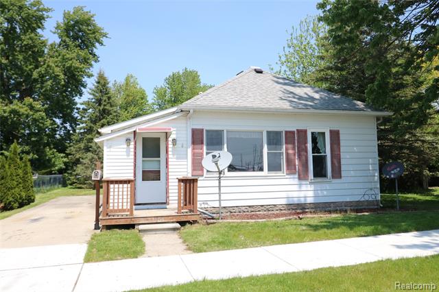 front view picture of 145 Ward Street, Croswell, MI. 48422