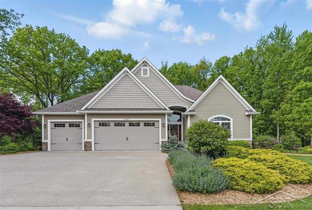 front view picture of 2887 E Iron Woods Pass, Midland, MI. 48642